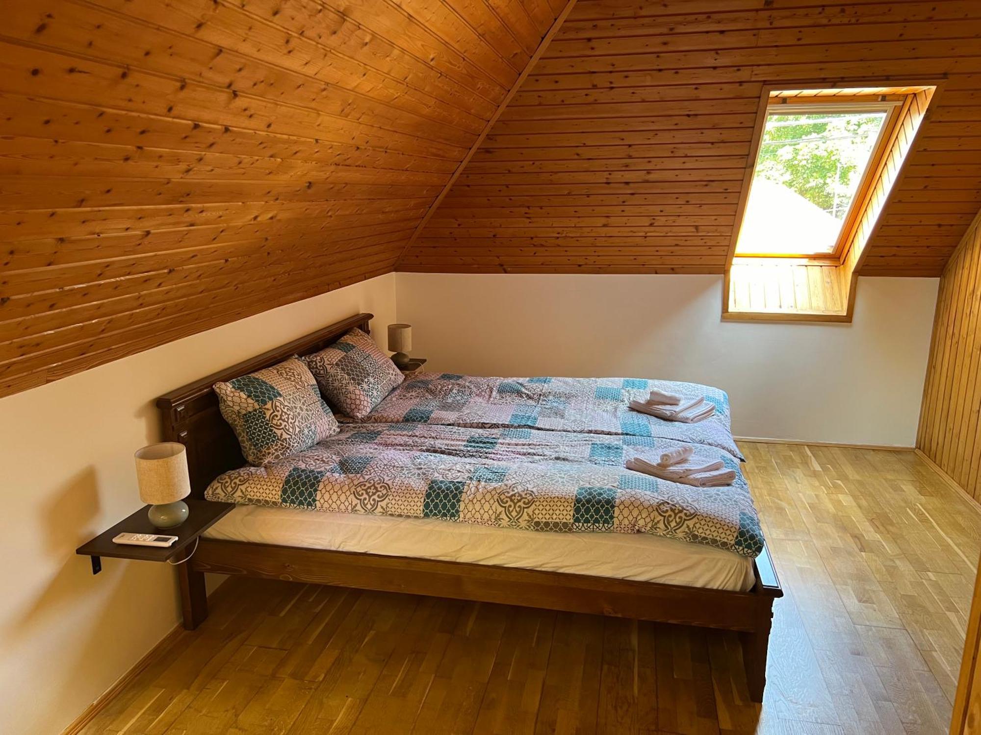 Bor Es Kenyer Hotell Hegymagas Exteriör bild