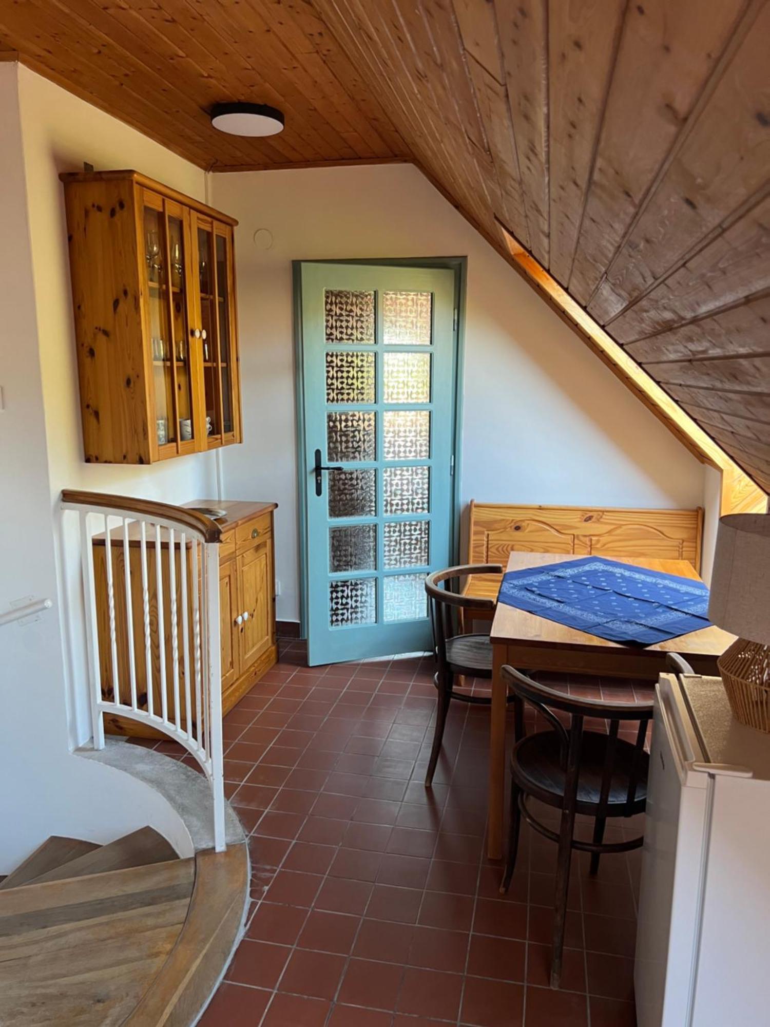 Bor Es Kenyer Hotell Hegymagas Exteriör bild