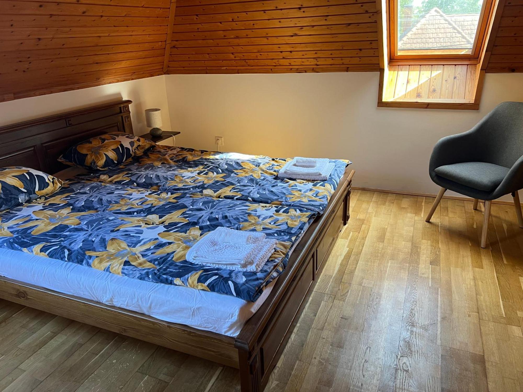 Bor Es Kenyer Hotell Hegymagas Exteriör bild