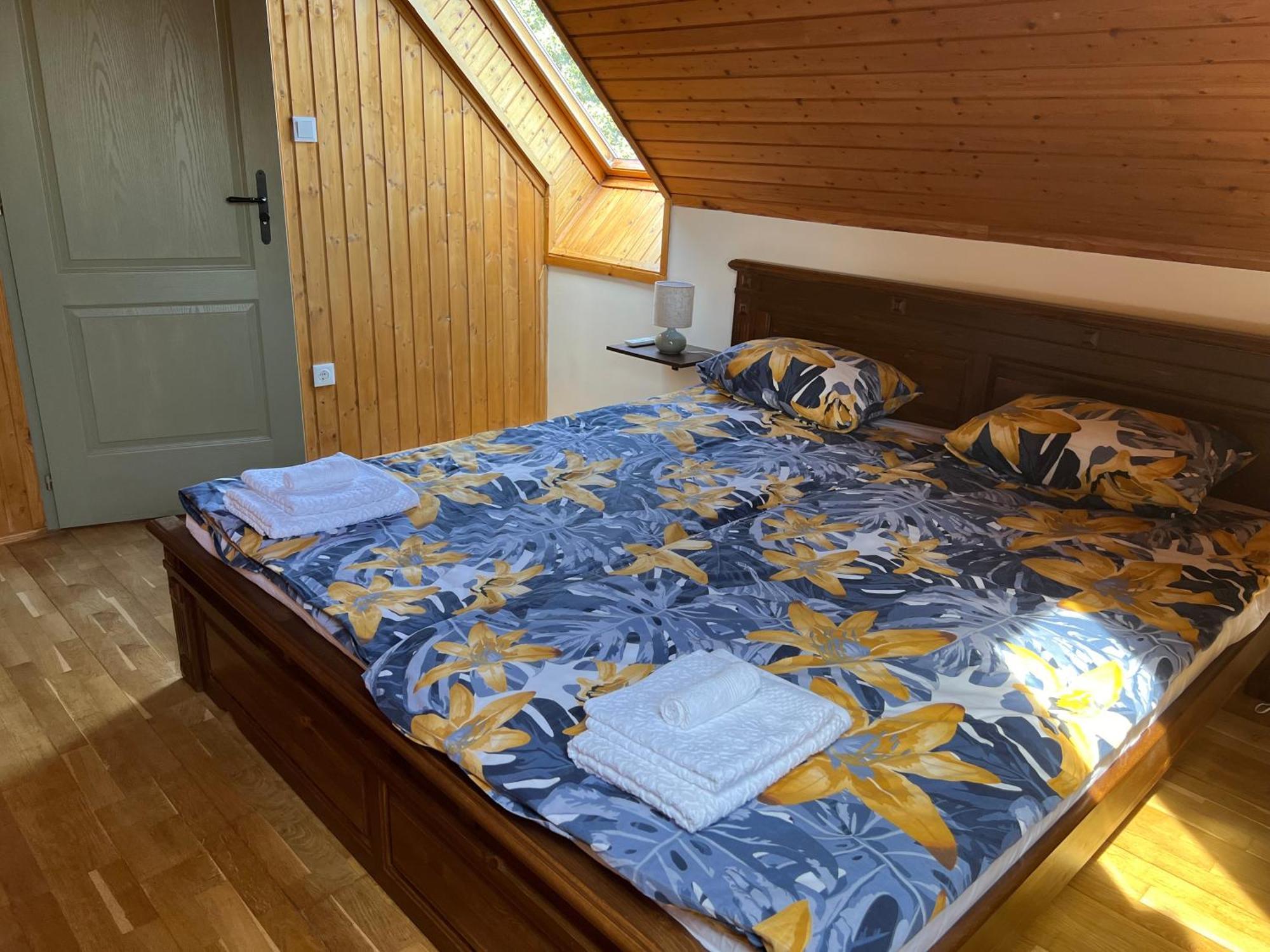 Bor Es Kenyer Hotell Hegymagas Exteriör bild