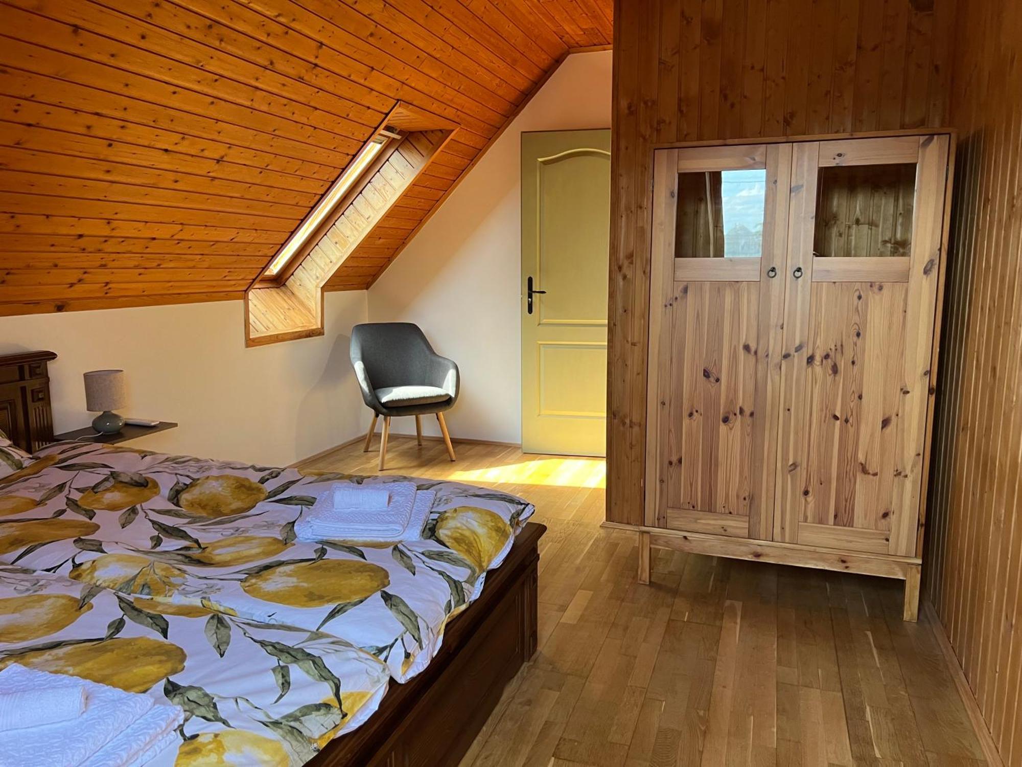Bor Es Kenyer Hotell Hegymagas Exteriör bild